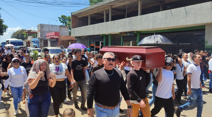 La madre de Isaías Fuenmayor y sus vecinos solicitan una pronta justicia por su asesinato (Video)