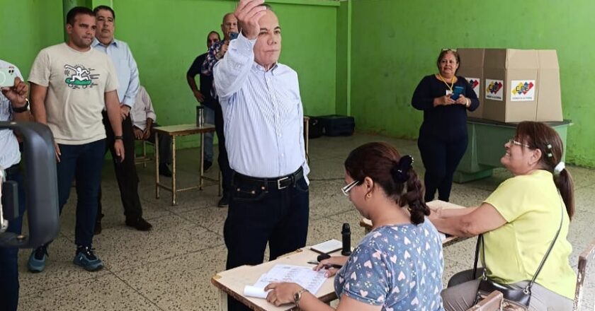 Gobernador Rosales llama a votar con alegría por el futuro de Venezuela