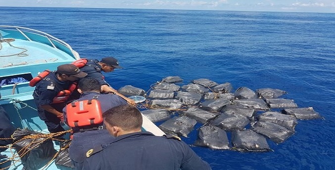 La Marina mexicana localiza 1.500 kilos de cocaína en costales a la deriva en el mar