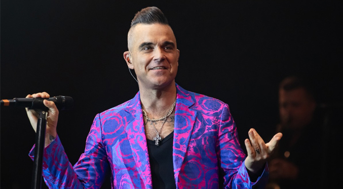 Robbie Williams sorprende al pasar desapercibido en Londres: «¡Nada era así en los 90!»