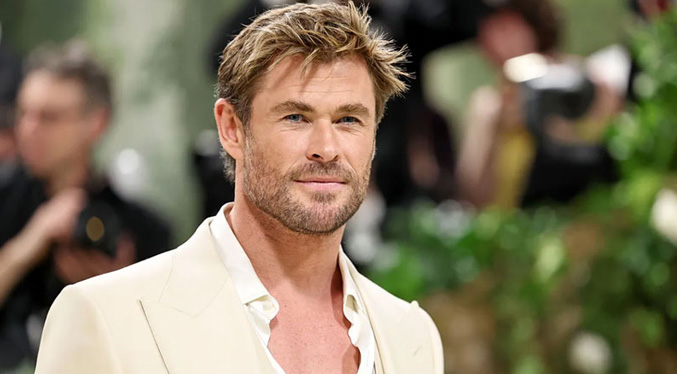 Chris Hemsworth dice que se identifica más con los personajes graciosos que con los héroes