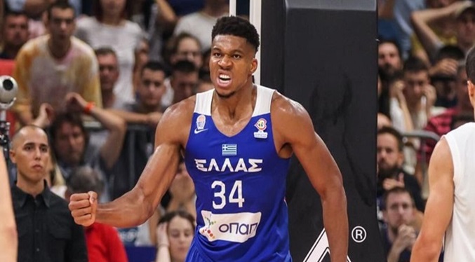 Antetokounmpo lidera la victoria de Grecia en el Preolímpico