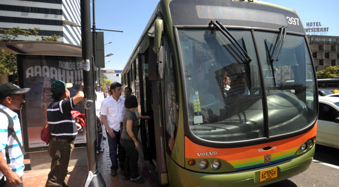 Ministro Ramón Velásquez asegura operatividad del transporte público en un 100 %