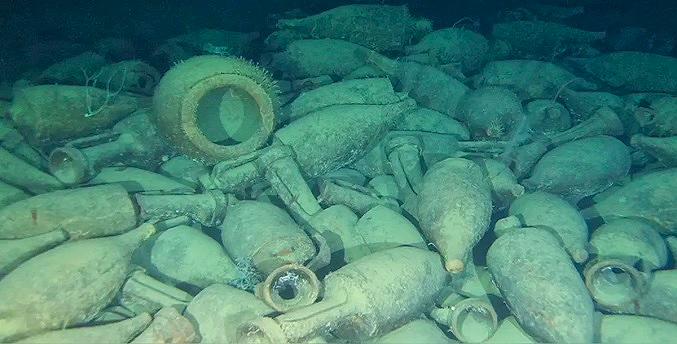 Robots italianos analizan cientos de ánforas romanas en las profundidades del mar Tirreno