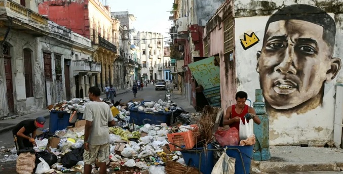 La basura se acumula en una Habana desbordada