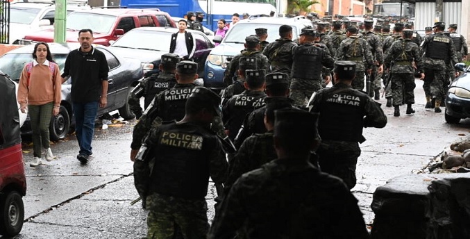 Honduras lanza a miles de policías y militares a combatir el crimen