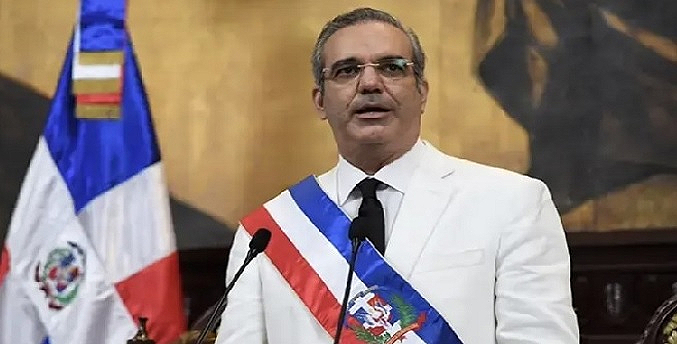 Luis Abinader asume la presidencia dominicana para su segundo y último mandato