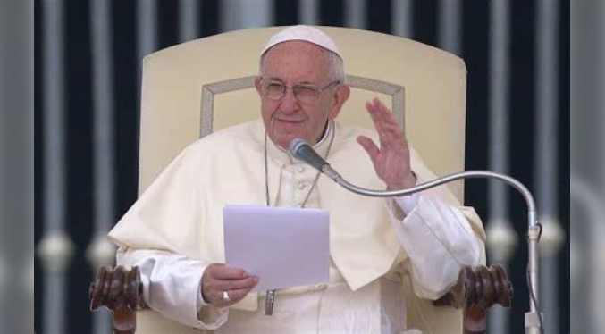 Papa pide llevar amor y bondad a un mundo marcado por la guerra