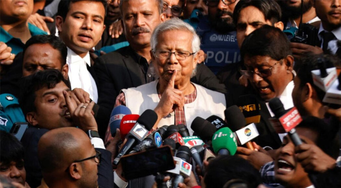 Muhammad Yunus aterriza en Bangladés para liderar el Gobierno interino