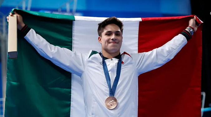 El mexicano Olvera suma su segunda, el bronce en trampolín 3 metros