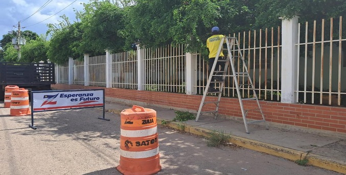 Gobernación de Zulia despliega jornada de saneamiento Unidad Educativo Lucila de Pérez