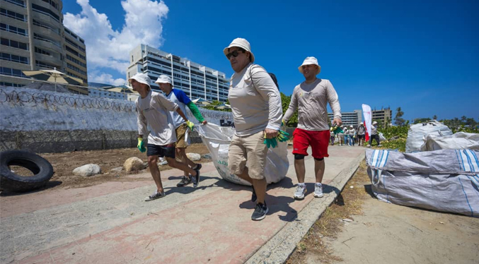 Coca-Cola celebra Día Mundial de Limpieza de Playas con jornada de recolección