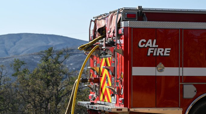 Un bombero de California fue acusado de iniciar al menos cinco incendios