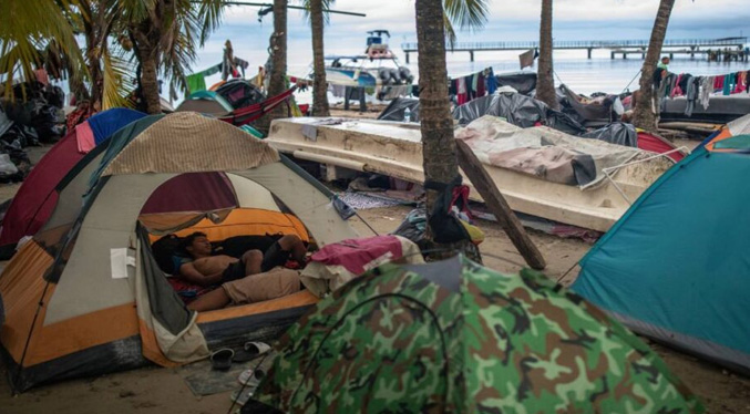 Evacuan a 19 migrantes gravemente enfermos varados en unas playas del Pacífico de Panamá