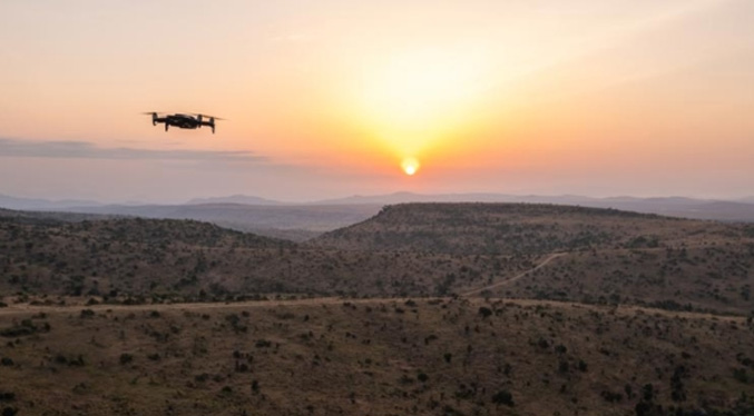 Ingenieros agrónomos y aeronáuticos apoyan a agricultores para regularizar uso de drones