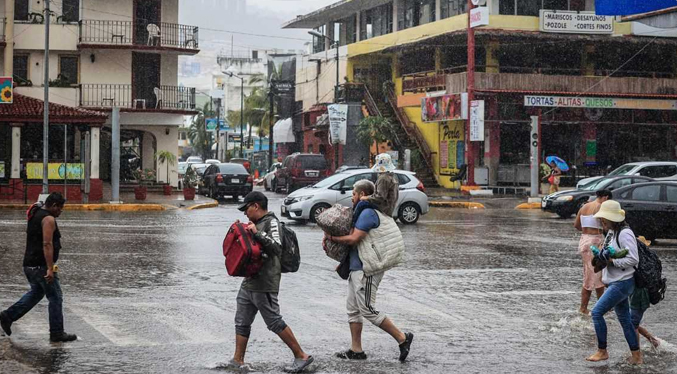 Cinco fenómenos provocarán lluvias intensas en México