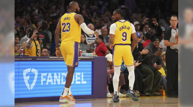 LeBron y Bronny James hacen historia en NBA y Lakers vencen 110-103 a Wolves