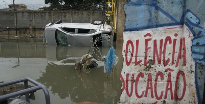 Un temporal deja tres muertos en Río de Janeiro y causa estragos al sur del país