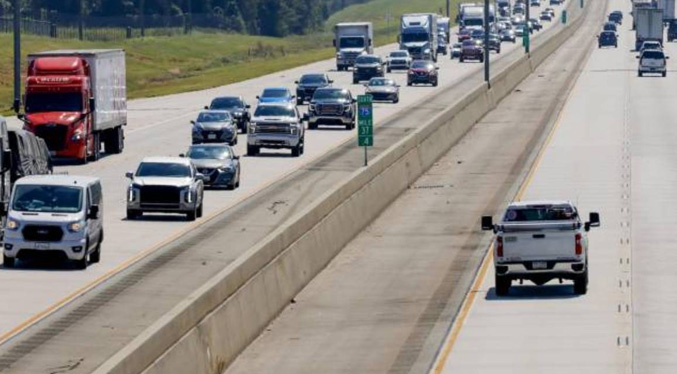 Comienzan a llenarse los refugios mientras miles evacúan en Florida ante llegada de Milton