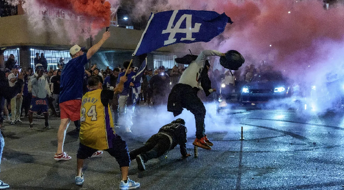 Violencia y saqueo en Los Ángeles tras coronación de Dodgers en la Serie Mundial