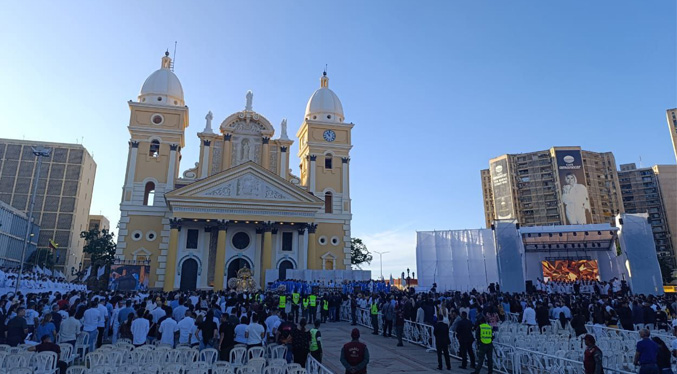 Agradecimientos, promesas y oraciones enmarcan la solemnidad de La Chinita (Fotos + Video)