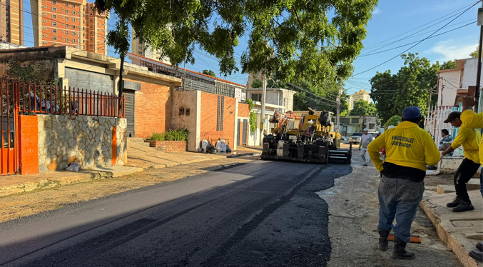 Gobernación continúa con la recuperación vial en el sector Valle Frío de Maracaibo