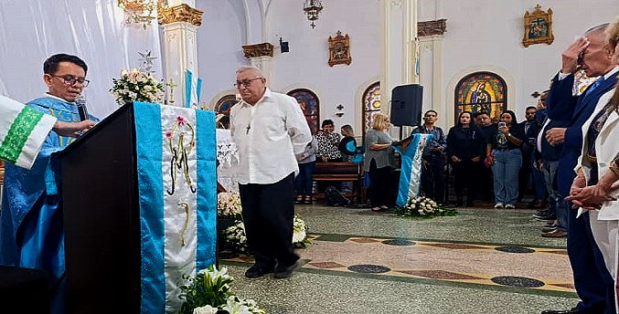 Padre Galvis en la bajada de La Milagrosa: Confiamos en el Señor y hoy esta iglesia está llena