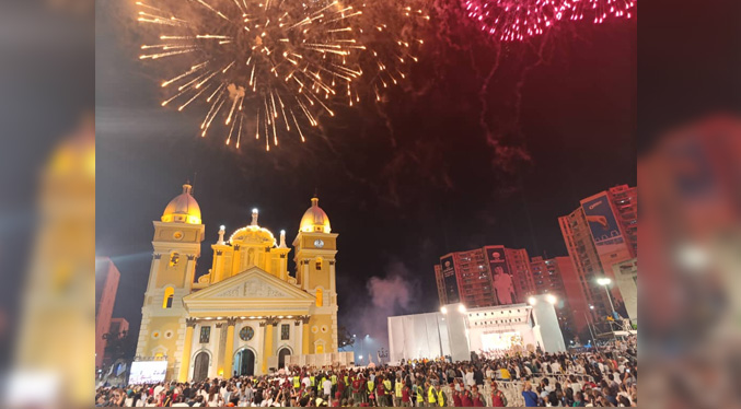 Los cielos se iluminan para celebrar los 315 años de La Chinita en Maracaibo (+Fotos)