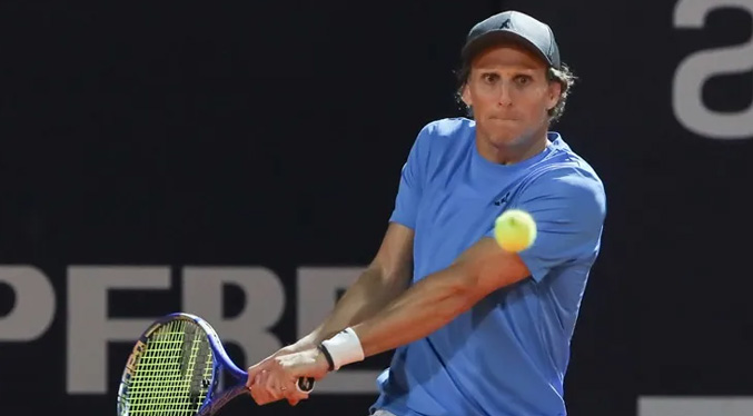 Diego Forlán pierde en su debut en el tenis profesional, en los dobles de Montevideo