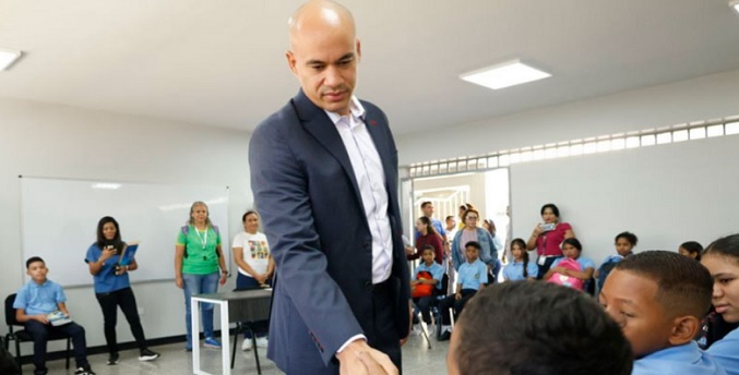 Ministro de Educación pide a estudiantes apoyarse para no caer en peligrosos retos virales