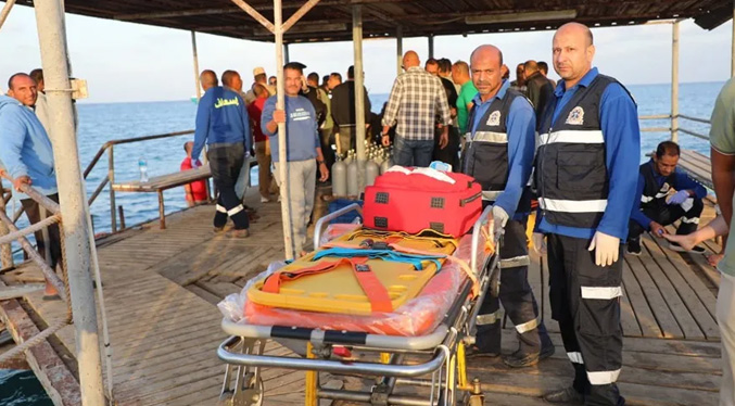 Al menos cuatro muertos tras el hundimiento de un yate turístico en el mar Rojo