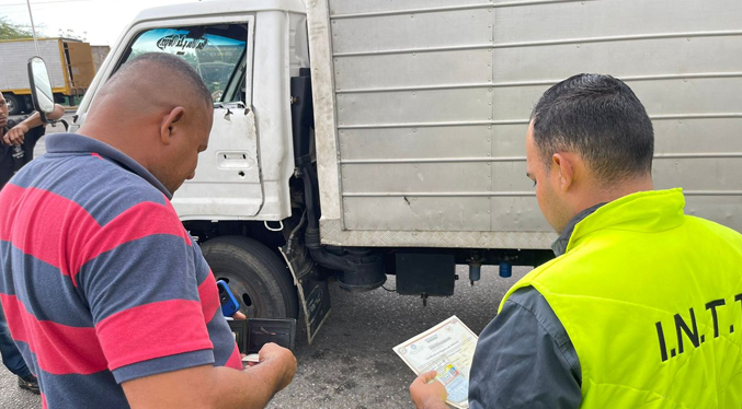 INTT despliega un operativo de registro de carga en el Puente sobre el Lago