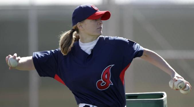 Jugadoras de béisbol podrían tener pronto su liga otra vez en EEUU