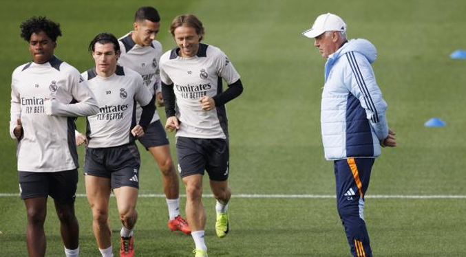 Rodrygo inicia el entrenamiento con el grupo previo a recibir al Milan en la Champions