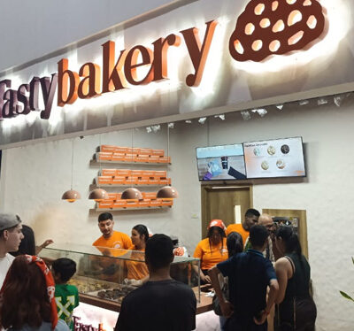 Tasty Bakery inaugura su primera sede y cumple ocho años horneando con amor