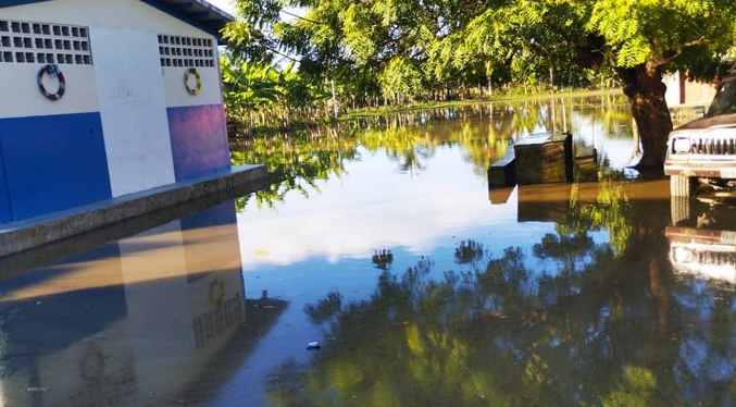 Más de 150 familias afectadas tras crecida del Río Chama en el municipio Colón