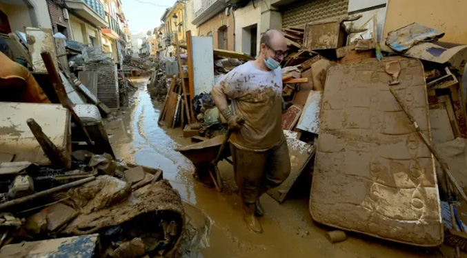 Mensajes virales sobre las inundaciones en España: Cuando la desinformación agrava la catástrofe