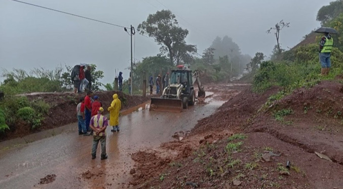 Autoridades de Trujillo atienden emergencias causadas por las lluvias