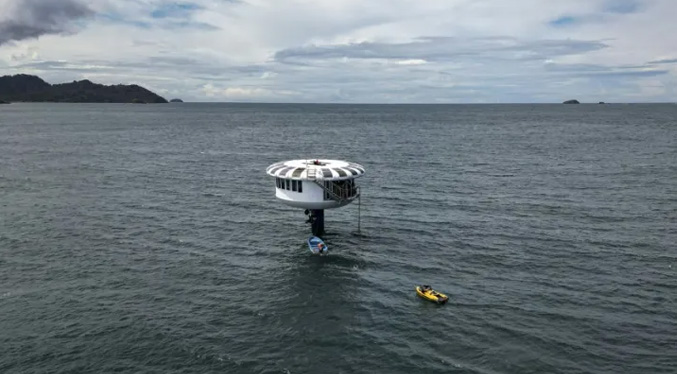 Vivir a once metros bajo el mar en Panamá en busca de un récord