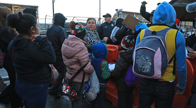 Migrantes con una cita de asilo en la frontera de México temen que Trump los expulse