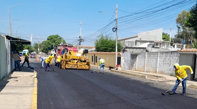 Continúa la recuperación vial en las urbanizaciones Canaima y La California de Maracaibo