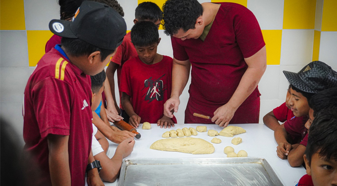 LUZ imparte curso de panadería a más de 20 menores de Fundanis