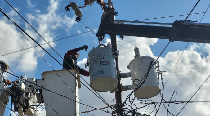 Corpoelec instala transformadores en cuatro municipios de Zulia