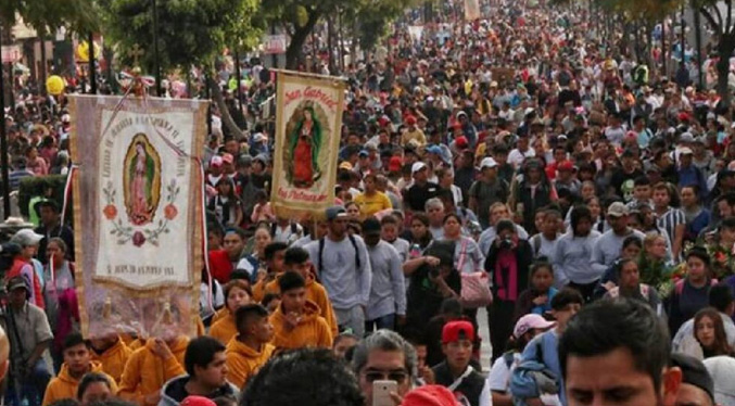 Feligreses de México comienzan su peregrinaje anual al templo de la Virgen de Guadalupe