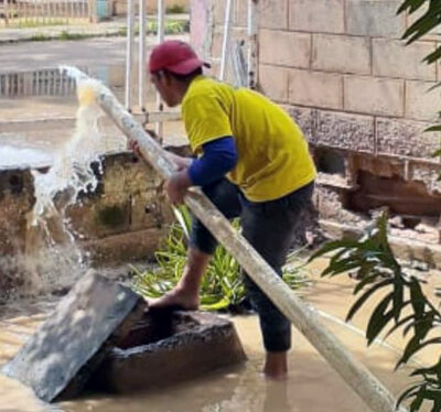 Plan de Respuesta Inmediata atiende inundaciones en viviendas en el barrio La Rinconada de Maracaibo