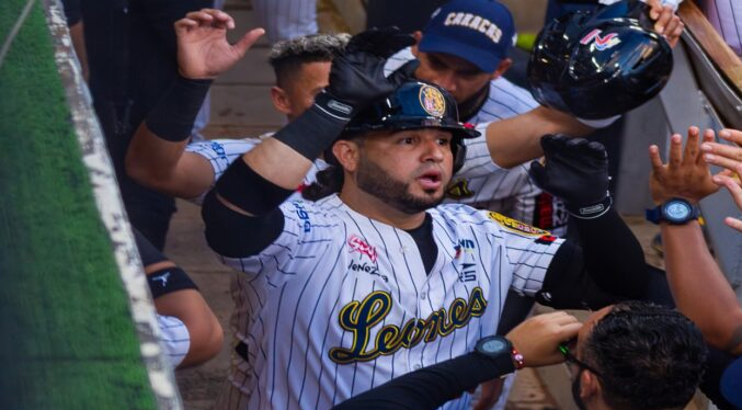 Leones doblega a Caribes con 9-1