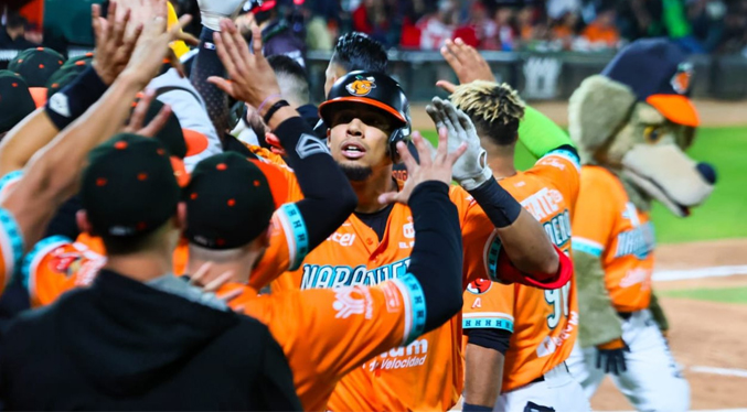 Los Naranjeros vencen a los Algodoneros y conservan liderato en la Liga del Pacífico