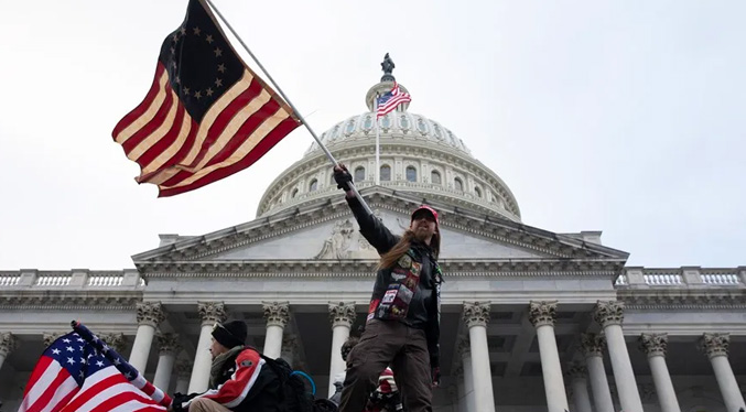 Un informe concluye que no hubo agentes del FBI encubiertos en el asalto al Capitolio