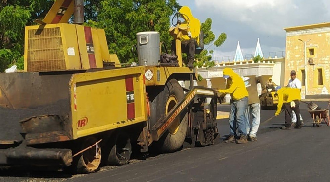 Inician trabajos de asfaltado en la avenida Bella Vista de Maracaibo