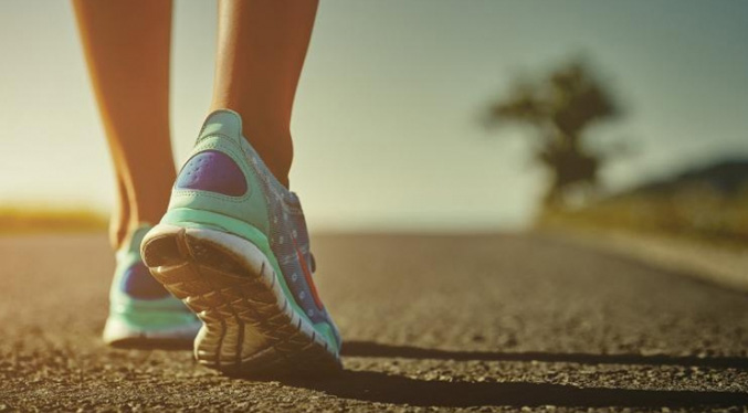 A qué velocidad deberías caminar para añadir años a tu vida